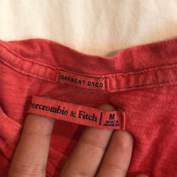 ABERCROMBIE: Cute Red Tee - Picture 2 of 4